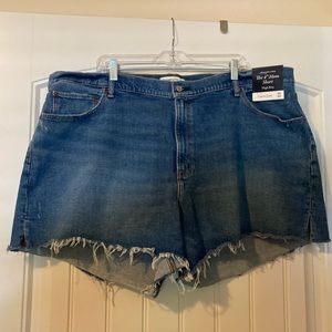 Abercrombie Curve 4” mom short high rise